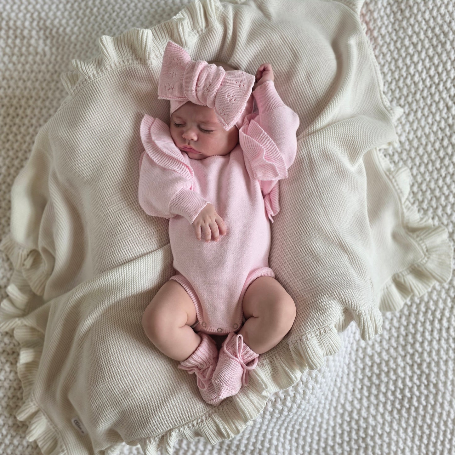 SCALLOPED BABY BOOTIES - ROSEWATER