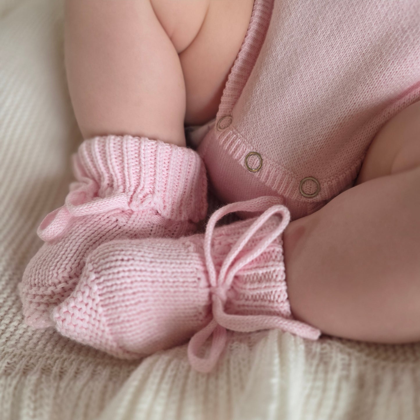 SCALLOPED BABY BOOTIES - ROSEWATER
