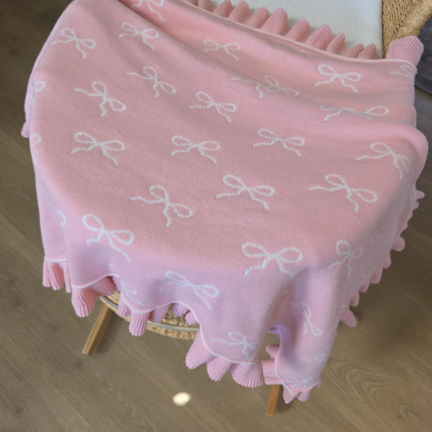 PINK BOWS RUFFLE BLANKET